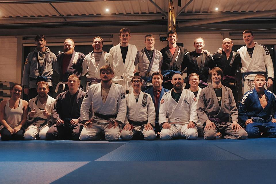 Was great to have Amanda and John Diggins all the way from SBG Portland, Oregon at the club last night for a seminar. Everyone loved the material and we're looking forward to drilling it over the coming months and adding it into our games! Hope you both enjoyed your time in Scotland and hopefully we'll see you back here in the future!